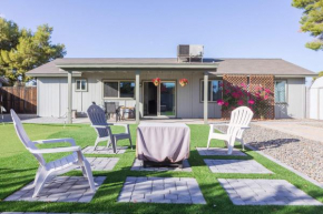 Charming House Golf Green Cornhole Near Freeway